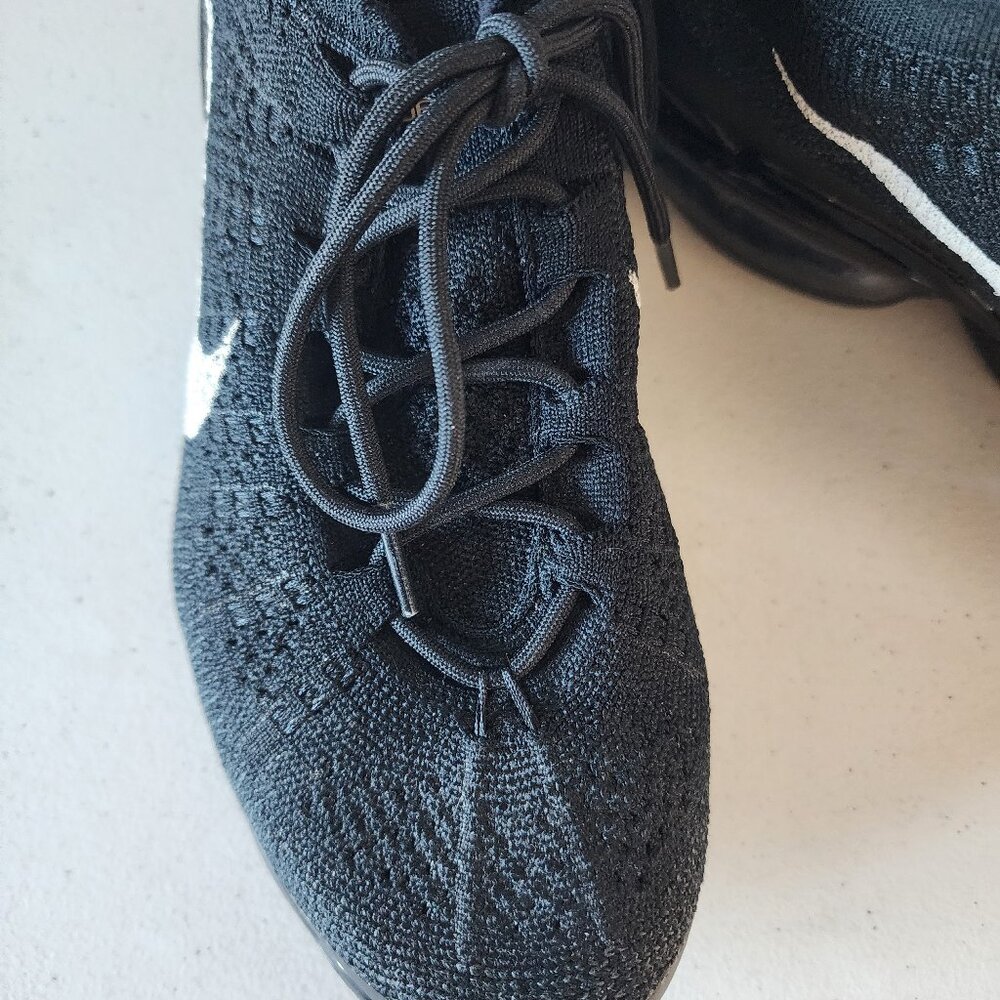 Nike Vapormax Sneaker "EUC" - Picture 7 of 16